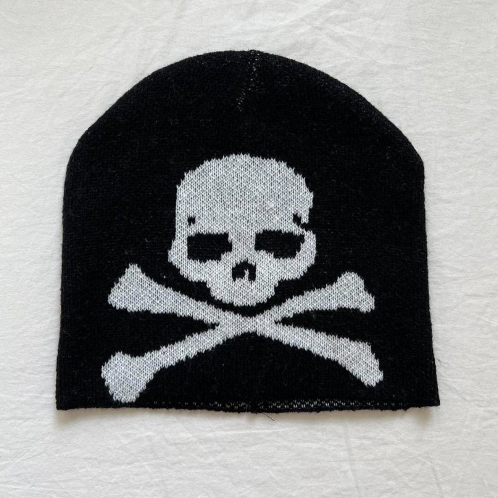 Y2K 2000s grunge gothic punk skull and bones jacquard black and white beanie